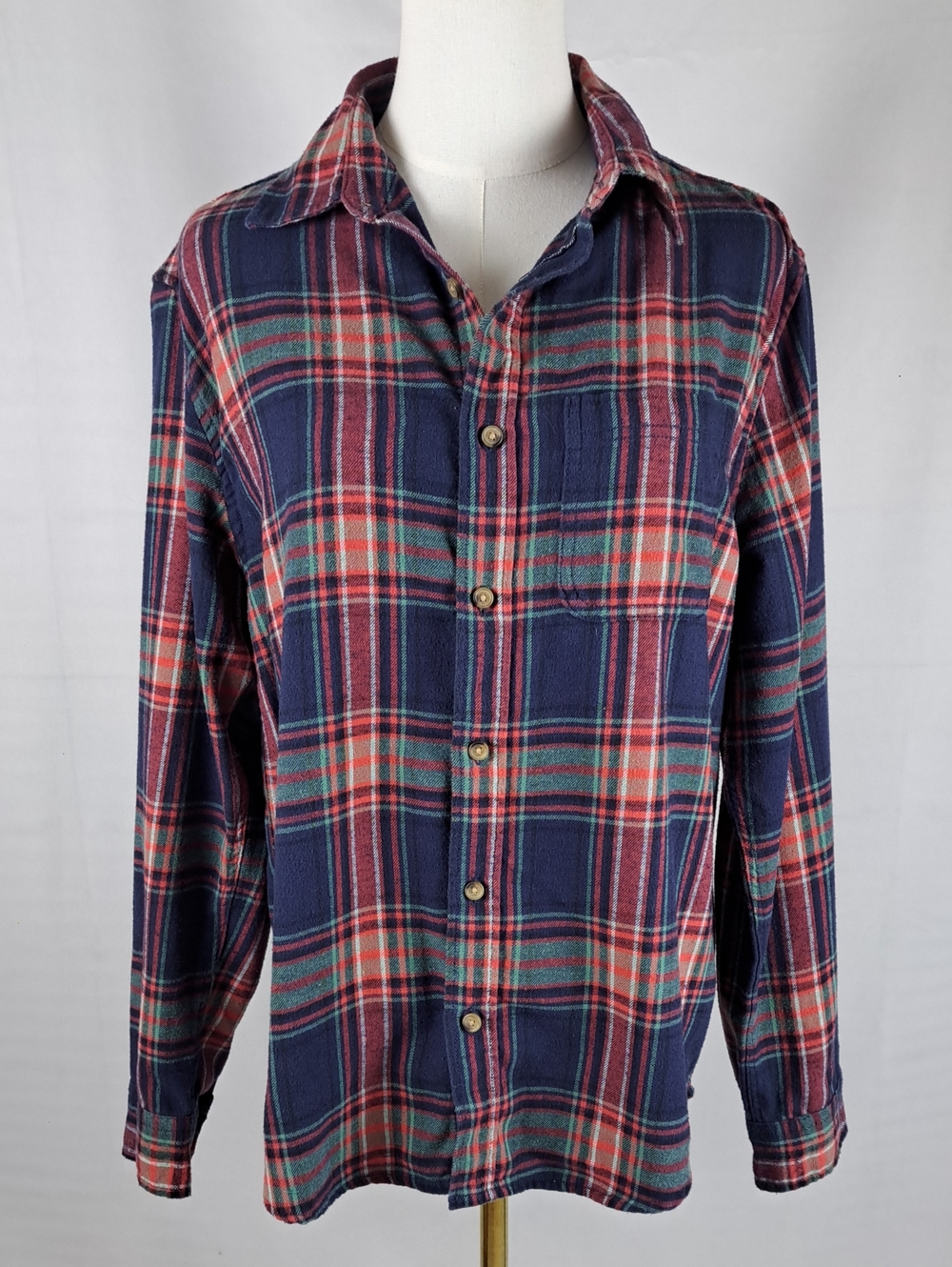 Aeropostale Mens Navy Plaid Button-Down Shirt with Red and Green Cabin Cottage S